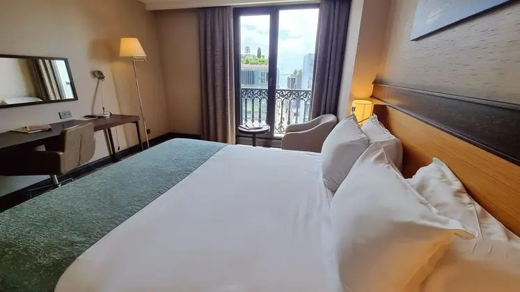 Standart Oda, Şehir Manzaralı