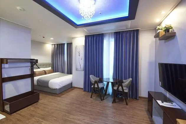 Deluxe Tek Büyük Yataklı Oda