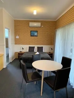Standard Oda, Sigara İçilmez (Motel Suite)