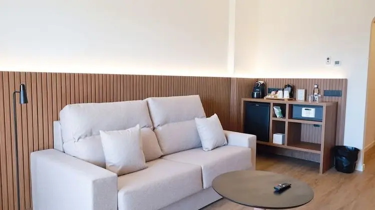 Junior Tek Büyük veya İki Ayrı Yataklı Oda, Balkon