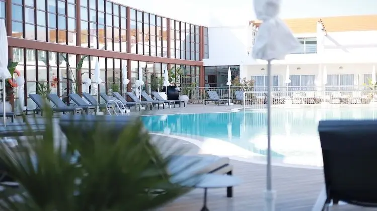 Tek Büyük veya İki Ayrı Yataklı Oda, Balkon