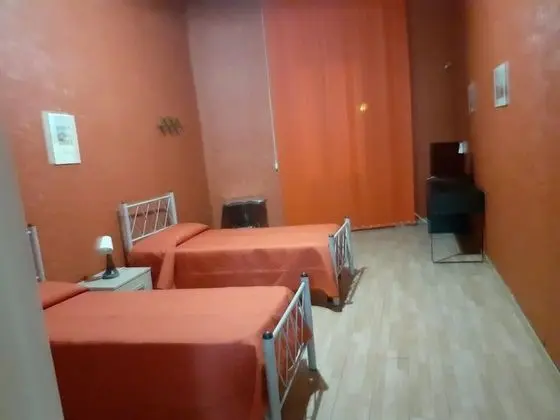 İki Ayrı Yataklı Oda, Ortak Banyo