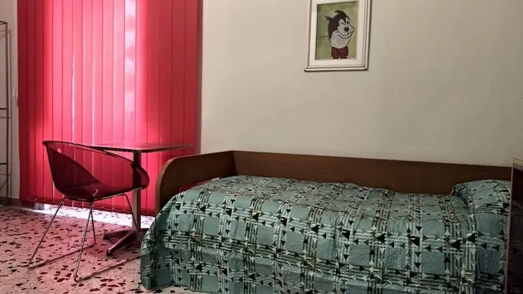 İki Ayrı Yataklı Oda, Ortak Banyo