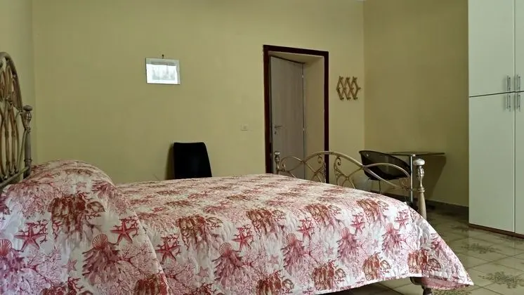 Tek Büyük Yataklı Oda, Ortak Banyo