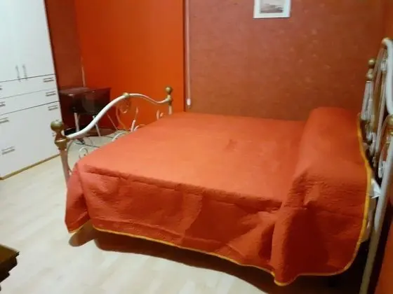 Tek Büyük Yataklı Oda, Ortak Banyo