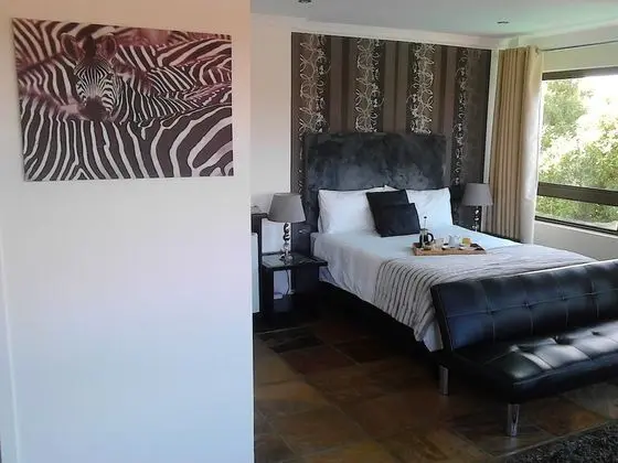 Deluxe Tek Büyük Yataklı Oda, 1 Yatak Odası, Sigara İçilmez, Havuz Manzaralı
