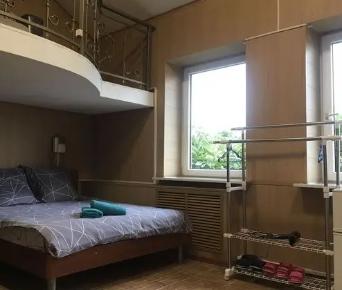 Family Oda, Ortak Banyo, Şehir Manzaralı