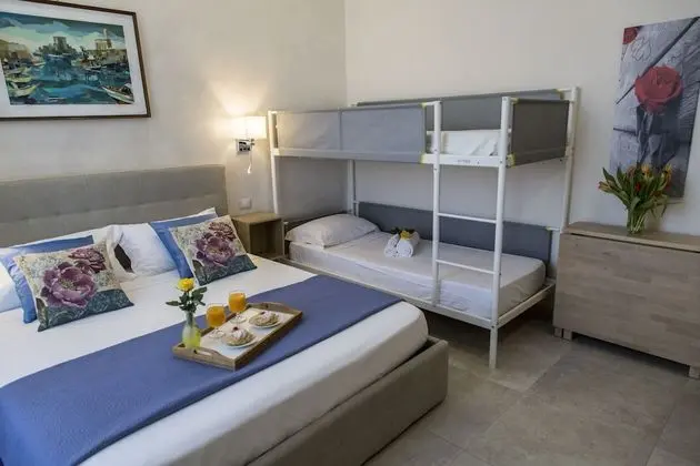 Family Tek Büyük Yataklı Oda