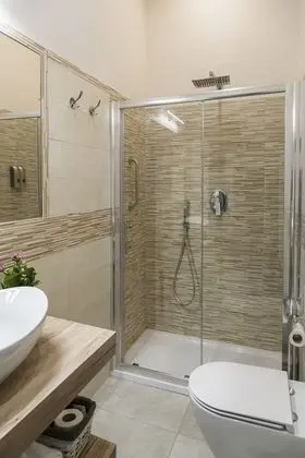 Family Tek Büyük Yataklı Oda