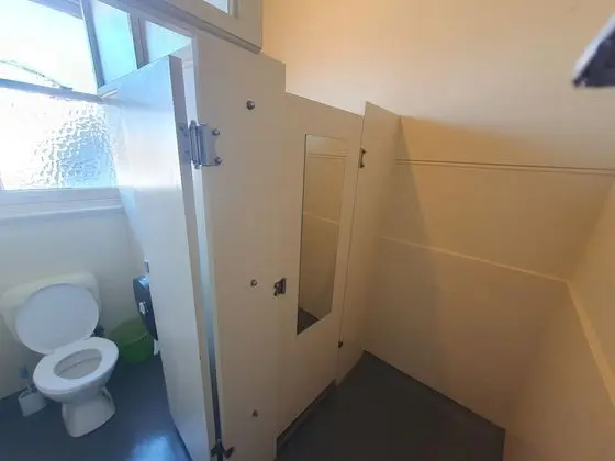 Basic Oda, 2 Tek Kişilik Yatak, Sigara İçilmez, Ortak Banyo