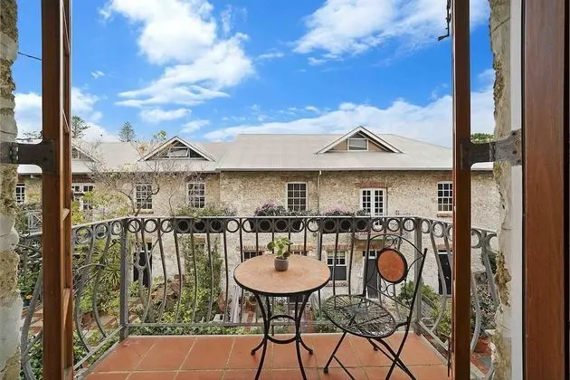 Standard Oda, Sigara İçilmez, Balkon (Batavia)