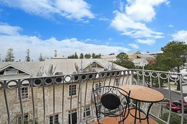 Standard Oda, Sigara İçilmez, Balkon (Leeuwin)