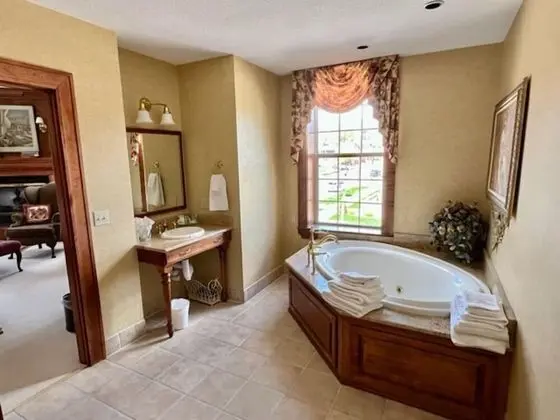 Deluxe Tek Kişilik Oda, 1 En Büyük (King) Boy Yatak, Jakuzi, Şehir Manzaralı