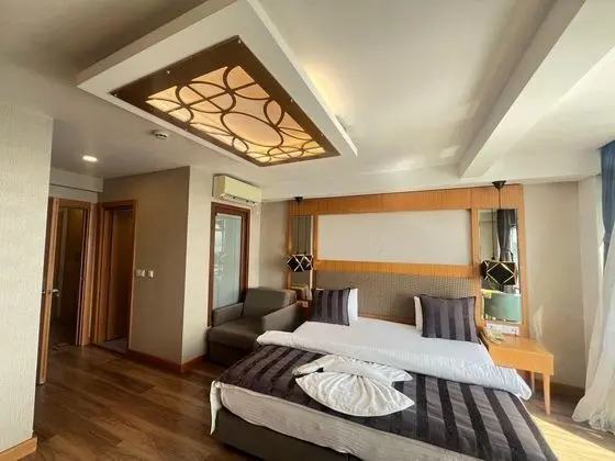 Triple, Sokak Manzaralı, Klimalı