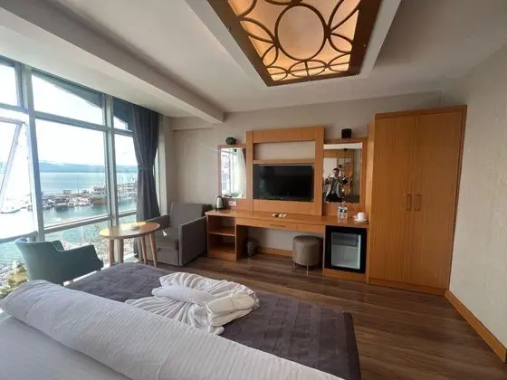 Triple, Sokak Manzaralı, Klimalı