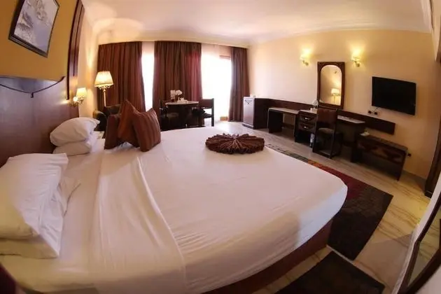 Deluxe Tek Büyük veya İki Ayrı Yataklı Oda, 1 Yatak Odası, Sigara İçilebilir, Kanal Manzaralı