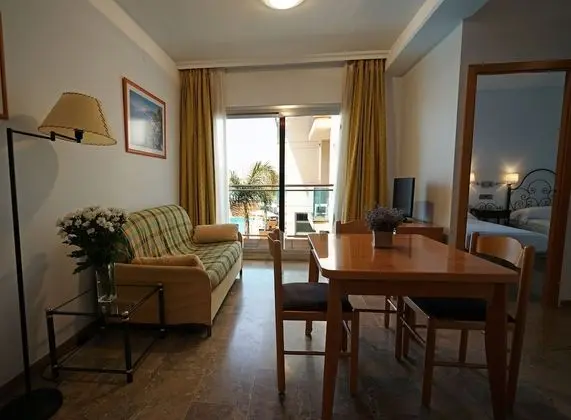 Apart Daire, 2 Yatak Odası, Teras, Marina Manzaralı