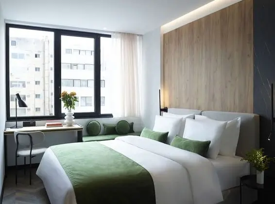 The Port Double Room with City View