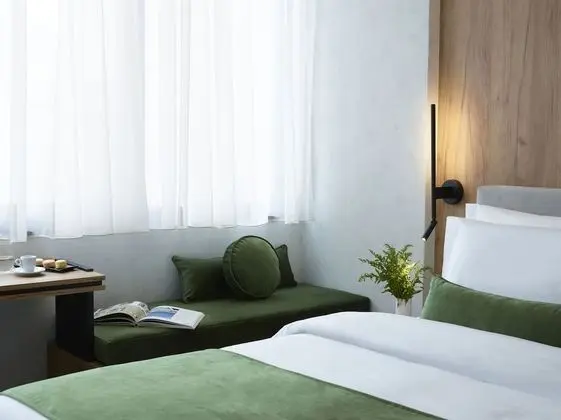 The Port Double Room with City View