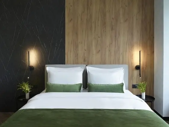 The Port Double Room with City View
