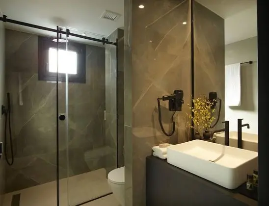 The Port Double Room with City View