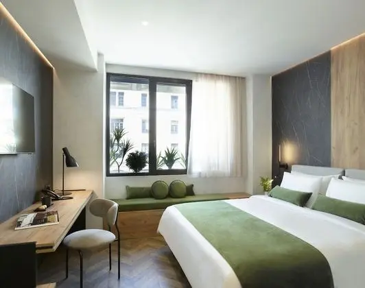 The Port Double Room with Square View