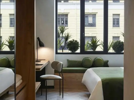 The Port Double Room with Square View