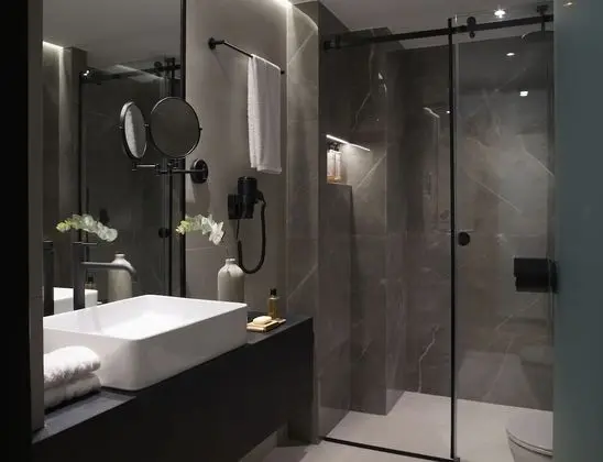 The Port Double Room with Square View
