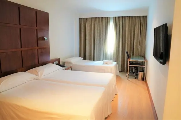 Üç Kişilik Oda (L, 2 adults + 1 child)