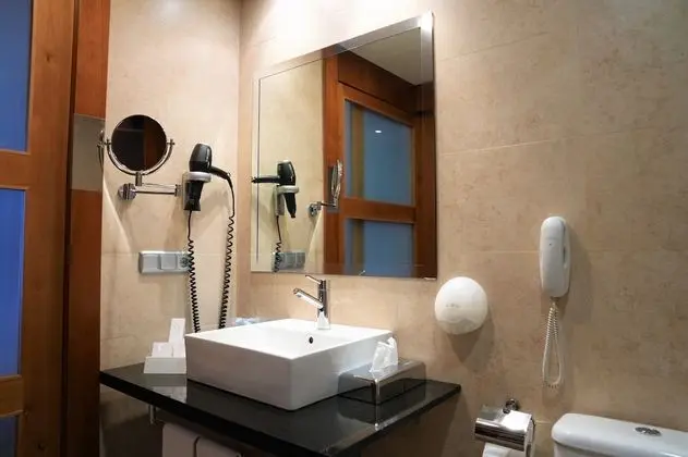 Üç Kişilik Oda (L, 2 adults + 1 child)