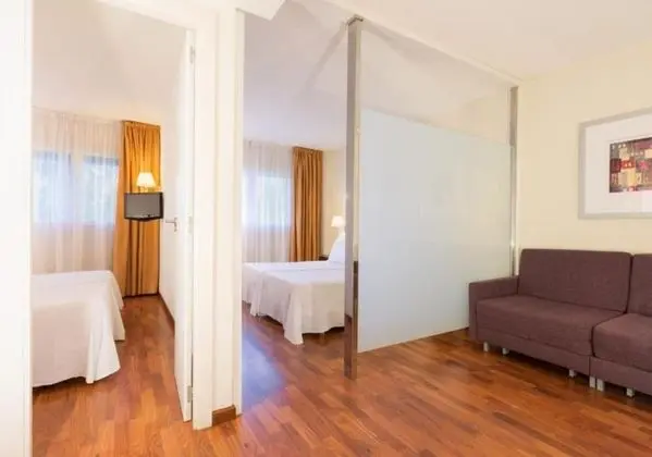 Tek Büyük Yataklı Oda (XL, 2 adults + 1 child)
