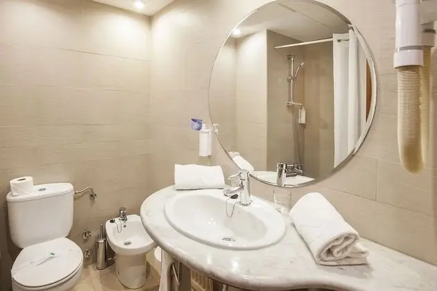 Tek Büyük Yataklı Oda, Havuz Manzaralı (ML, 3 Adults)