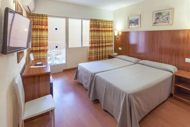 Tek Büyük Yataklı Oda (M, 2 Adults + 1 Child)