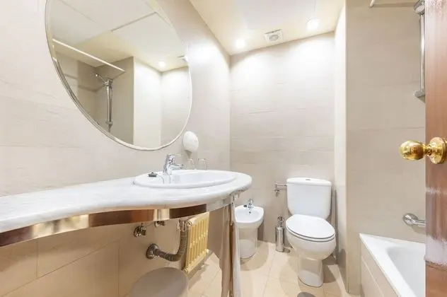 Tek Büyük Yataklı Oda (M, 2 Adults + 1 Child)