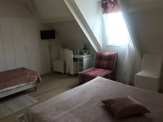 Comfort Üç Kişilik Oda, Birden Çok Yatak, Kısmi Deniz Manzaralı
