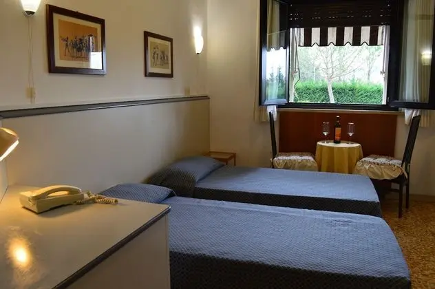 Tek Büyük Yataklı Oda (2 single beds)