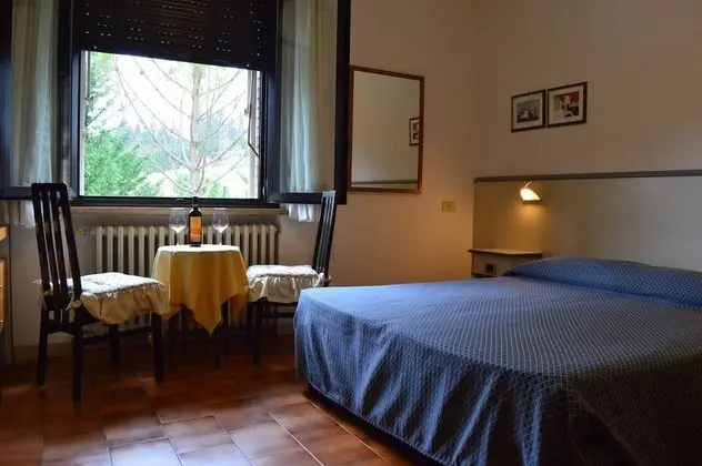 Üç Kişilik Oda