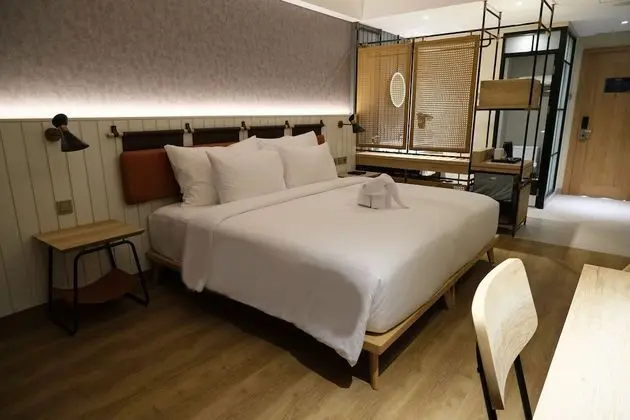 Deluxe Tek Büyük Yataklı Oda (Room Only)