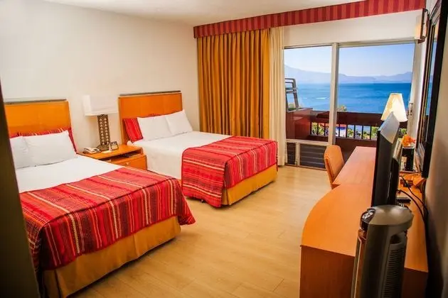 Deluxe Tek Büyük Yataklı Oda, 2 Çift Kişilik Yatak, Göl Manzaralı