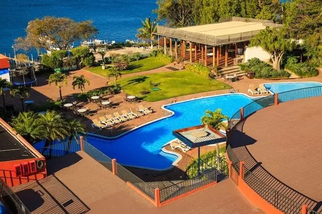 Deluxe Tek Büyük Yataklı Oda, 2 Çift Kişilik Yatak, Göl Manzaralı