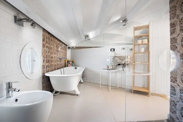 Basic Tek Büyük Yataklı Oda