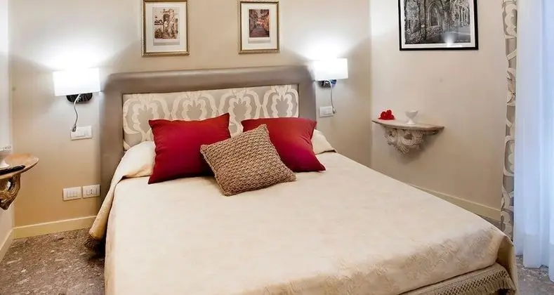 Economy Tek Büyük Yataklı Oda