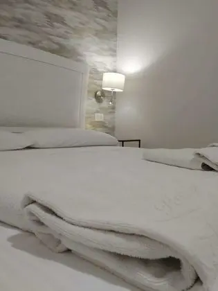 Economy Tek Büyük veya İki Ayrı Yataklı Oda