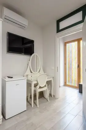 Economy Tek Büyük veya İki Ayrı Yataklı Oda