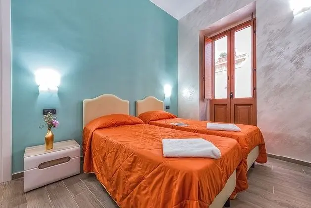 Economy Tek Büyük veya İki Ayrı Yataklı Oda