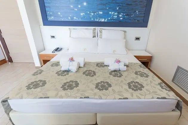 Basic Tek Büyük veya İki Ayrı Yataklı Oda