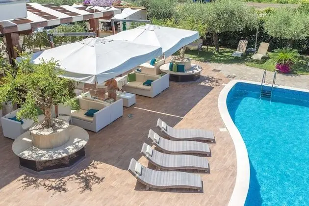 Tek Büyük veya İki Ayrı Yataklı Oda, Balkon