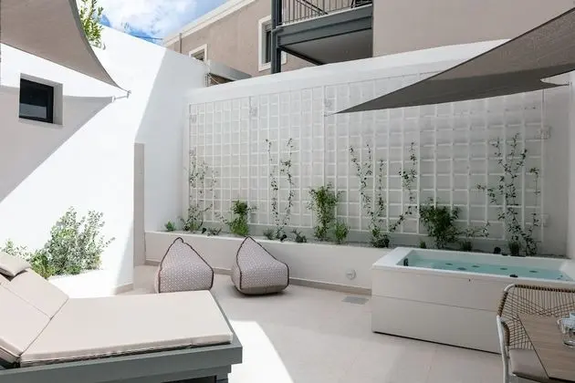 Suite with Terrace & Outdoor Jetted Tub