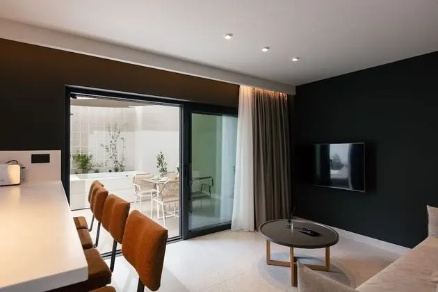Suite with Terrace & Outdoor Jetted Tub