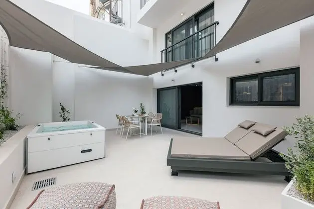 Suite with Terrace & Outdoor Jetted Tub